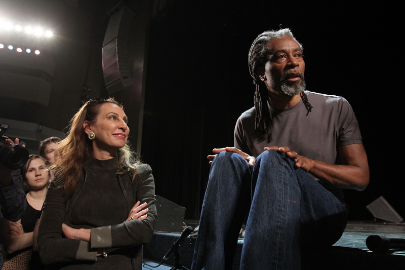 Irina Nikitina (the head of the Musical Olympus foundation) and Bobby Mcferrin during the set of Q&A